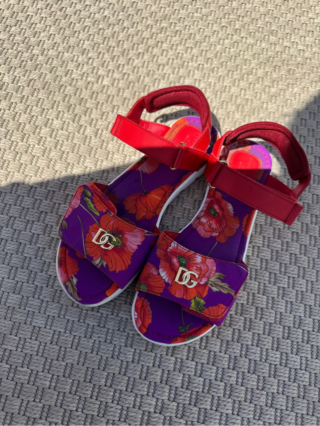 Girls 4y Dolce & Gabbana Velcro Sandals With Floral Print And Gold Emblem D&G